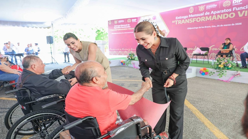 Evelyn y Liz Salgado, entregan aparatos funcionales para transformar la vida de las personas con discapacidad 
