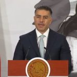 Mario Delgado se queda en la SEP y no va a Colima