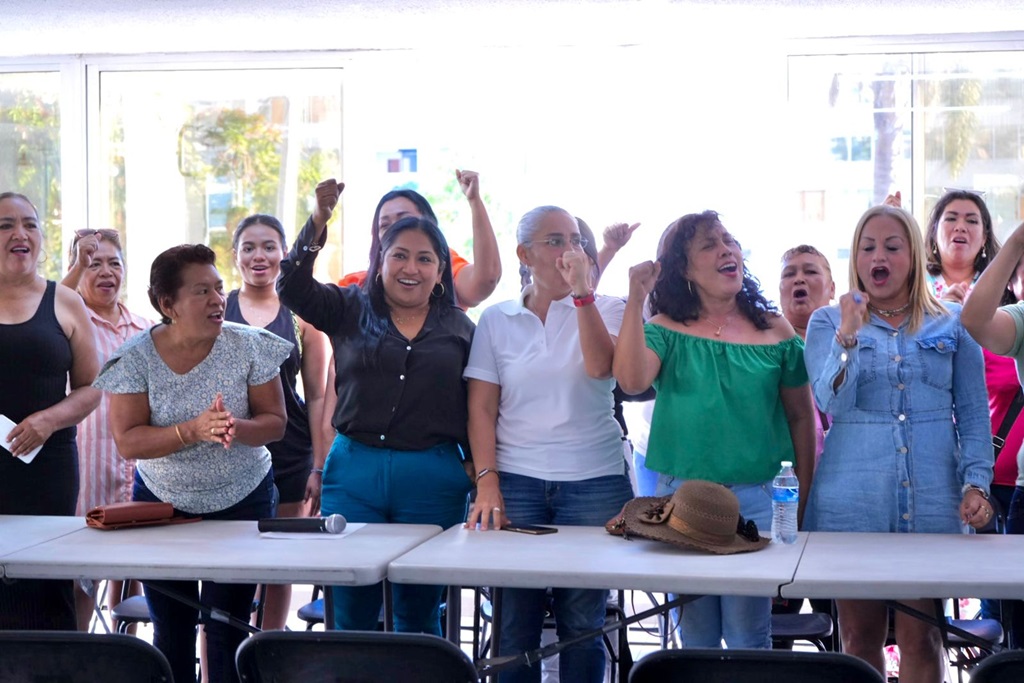 Mujeres morenistas dan su apoyo a Yoloczin Domínguez para Acapulco