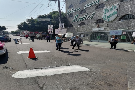 Hacen vecinos de Iztacalco un Bachetón ante indiferencia de autoridades