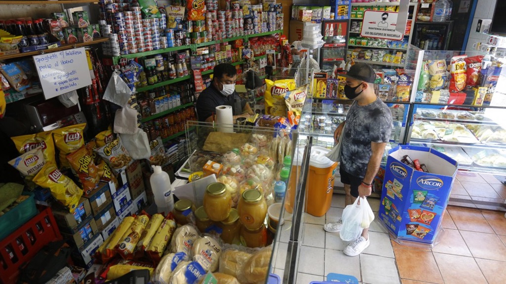 En Acapulco hacen compras de pánico en la zona suburbana cercanía del huracán #John 