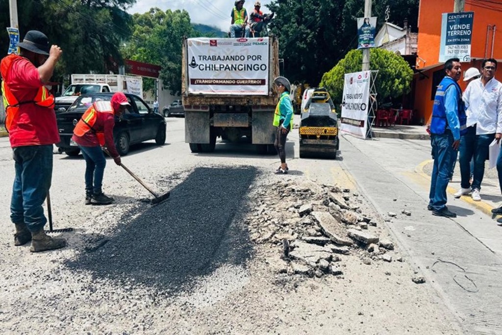 Emprende Evelyn Salgado acciones de bacheo en Chilpancingo con inversión de más de 1000 mdp