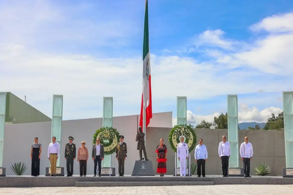 Evelyn Salgado encabezó el homenaje a los “Niños Héroes de Chapultepec”