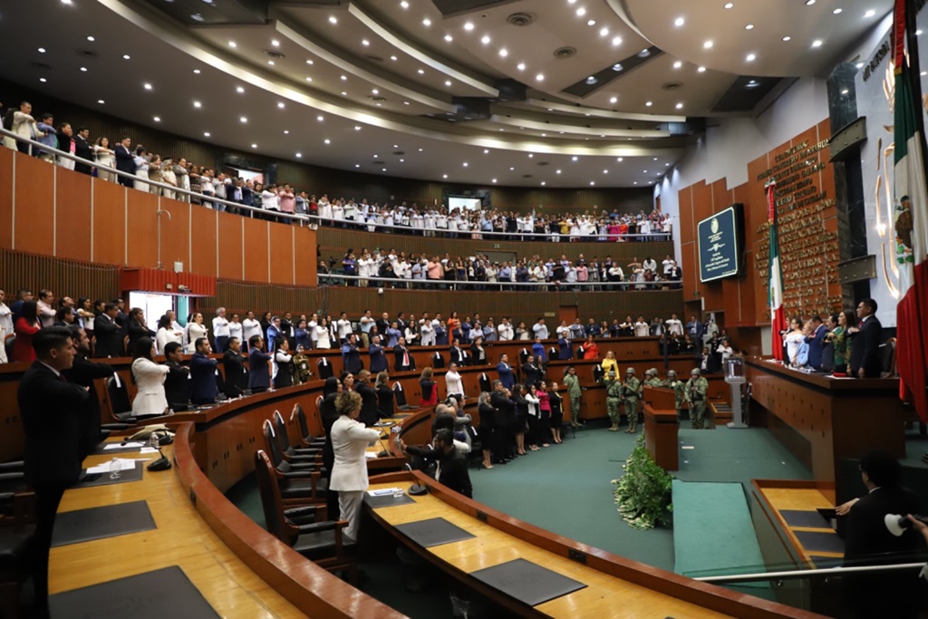 Rinden protesta las diputadas y diputados integrantes de la LXIV legislatura al Congreso de Guerrero