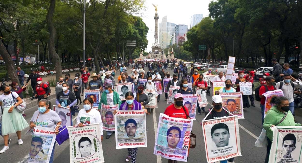 Sheinbaum puede acuerpar a los poderes del Estado para resolver el caso Ayotzinapa: Vidulfo