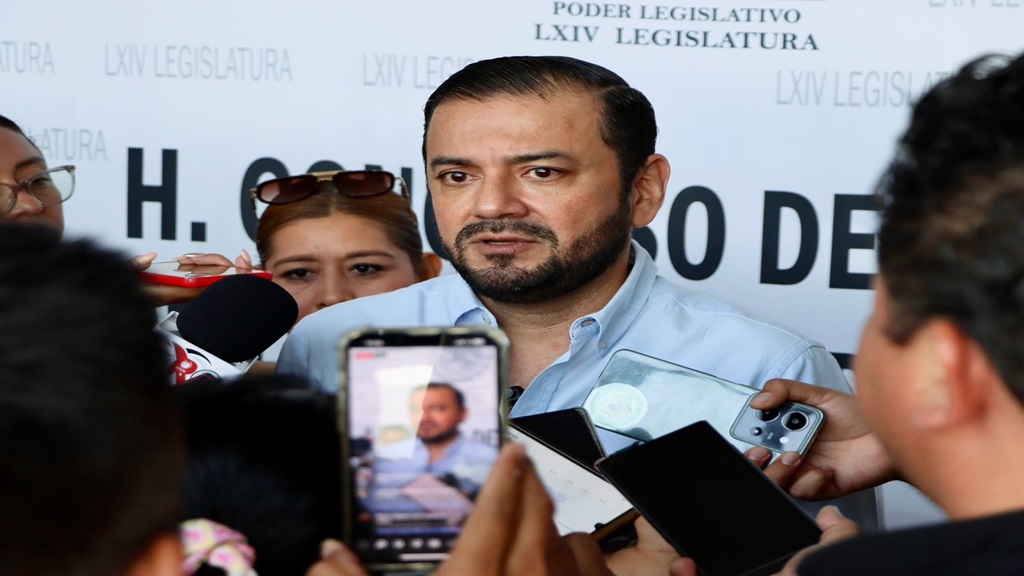 Comparecencias de funcionarios de gobierno son muestra del compromiso con la transparencia: Urióstegui