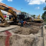 Bloquean comerciantes damnificados la Costera y Farallón para exigir ser censados