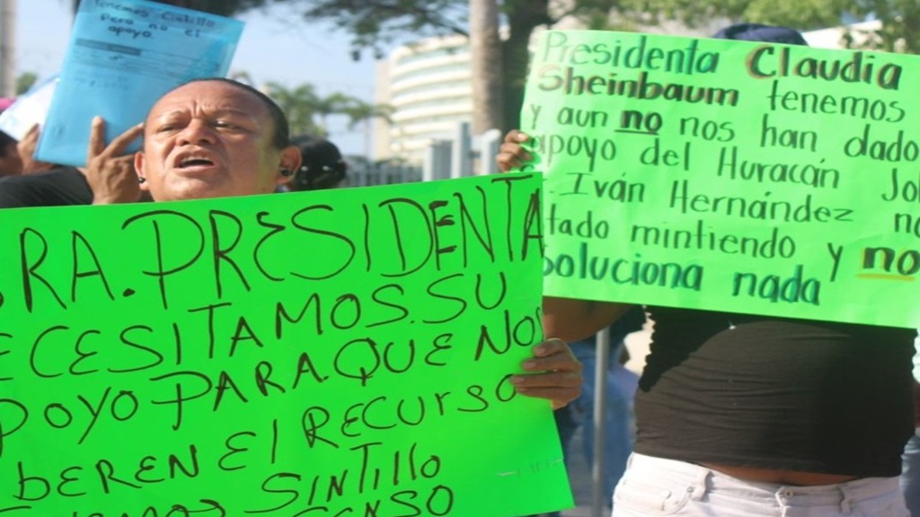 Con protestas reciben a la presidenta Claudia Sheinbaum al arribar a Mundo Imperial Acapulco