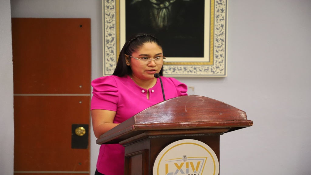 Comparece Secretaria de la Juventud y la Niñez por la glosa del tercer informe de gobierno