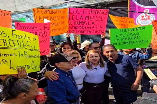 La ministra Loretta Ortiz visitó el icónico barrio de La Merced junto a la líder de comerciantes Elvia Díaz