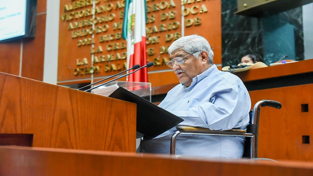 Analizan propuesta para regular uso de celulares y otros dispositivos en escuelas de educación básica