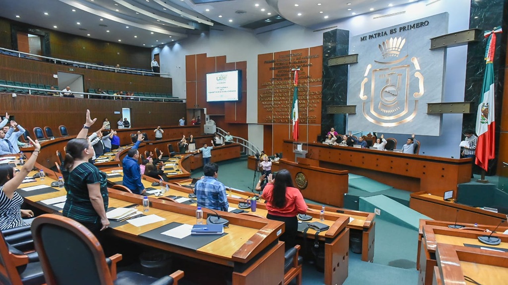 Periodistas de Guerrero toman Tribuna del Congreso por amenazas de muerte a fotoperiodista Anwar Delgado Peralta