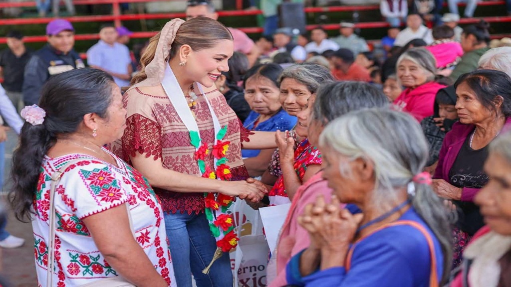 Metlatonoc y Cochoapa El Grande reciben con éxito el Tianguis del Bienestar