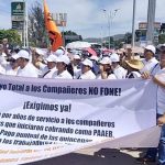 Entre gritos, insultos y empujones recuperan padres de familia la ESGAID