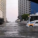 Caso Ayotzinapa: Encapuchados Incendian Camión en Campo Militar Uno-A con Bombas Molotov