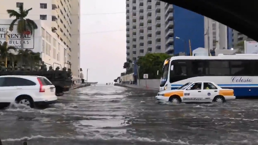 Inundaciones, deslizamiento de rocas, un muerto y captura de un cocodrilo dejan las lluvias que azotaron al puerto