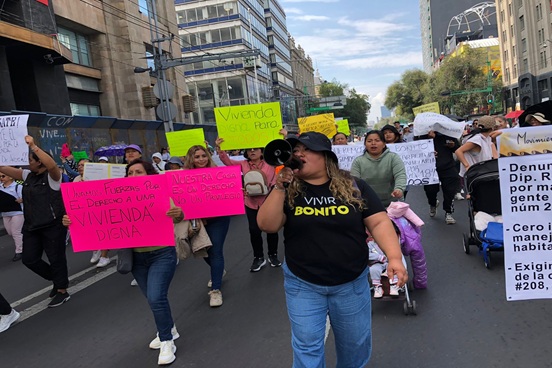 Integrantes de Nueva Aztlán marchan para exigir regularización de la tenencia de la tierra en la alcaldía Cuauhtémoc