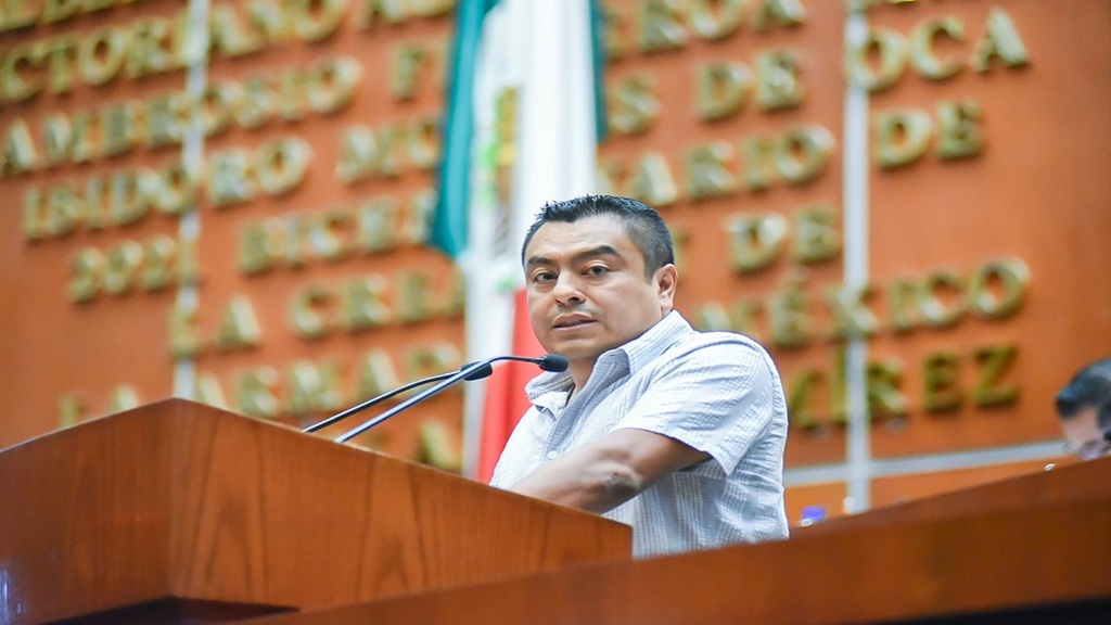 Diputado presenta tres iniciativas para modernizar el Congreso, corregir la constitución y fortalecer la educación en Guerrero