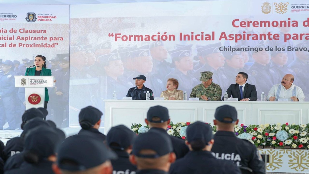 Evelyn Salgado encabeza graduación de nuevos policías estatales de proximidad en Guerrero