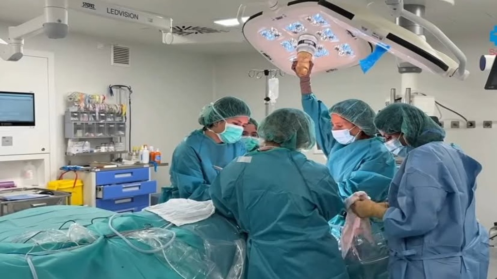 Denuncian cobros de servicios médicos en hospitales públicos