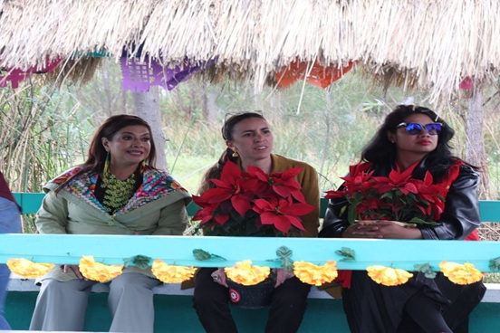 Destaca Clara rugada producción histórica de 1 millón 800 mil flores de nochebuena en 2025