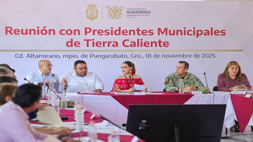 Evelyn Salgado fortalece coordinación con alcaldes y alcaldesas de Tierra Caliente