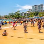 Mientras Claudia Sheinbaum busca acabar con la pobreza con los aumentos al salario mínimo y los programas sociales iniciados por AMLO, especialistas señalan que México sigue entre los países con más desigualdad del mundo, aunque reconocen el progreso