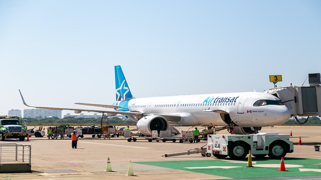 Acapulco recibe primer vuelo directo Montreal–Acapulco y abre la temporada invernal 2025–2026