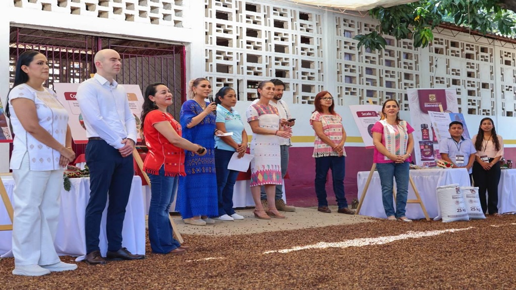 Claudia Sheinbaum y Evelyn Salgado refrendan apoyo a productores de café de la Costa Grande Montaña de Guerrero
