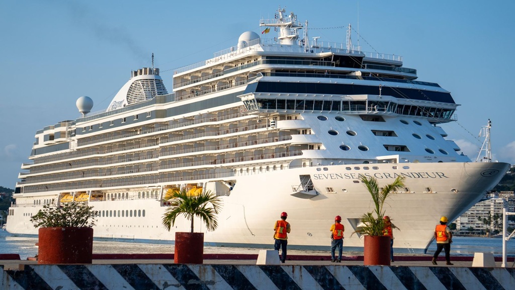 Acapulco consolida su preferencia en el Pacífico con el arribo del crucero MS Seven Seas Grandeur