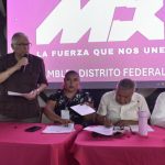 Claudia ante la oportunidad de deshacerse de los duros