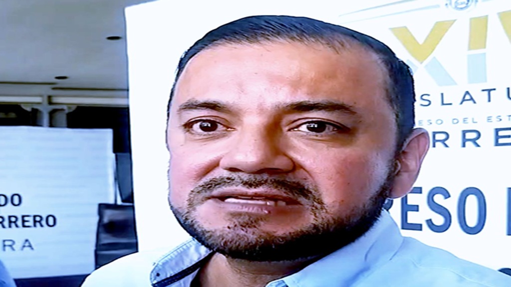 Justifica presidente de la Jucopo Jesús Urióstegui mega bloqueo a la Autopista del Sol