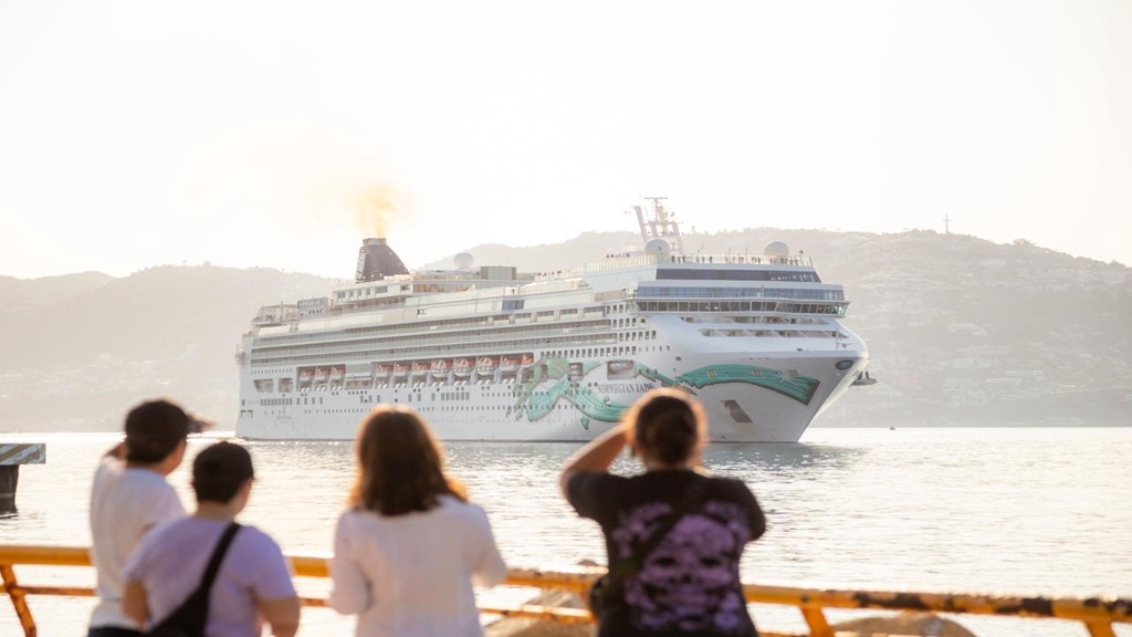 Atraca en Acapulco el octavo crucero de 2026 con 3 mil 200 pasajeros a bordo