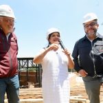 Se cae negocio de Tabe en Parque Lira; vecinas y vecinos lo detienen