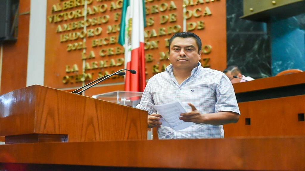 Propone diputado ampliar a 22 las comisiones de las regidurías