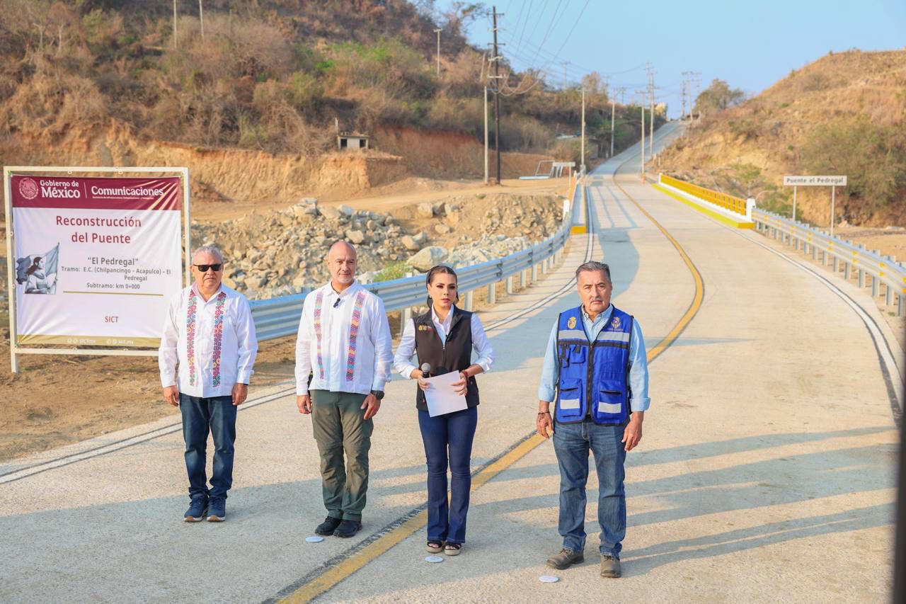 Evelyn Salgado inaugura la rehabilitación del puente “El Pedregal” junto al titular de la SICT, Jesús Esteva Medina