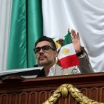 Parlamento de intercambio en el modelo de crecimiento estudiantil universitario.