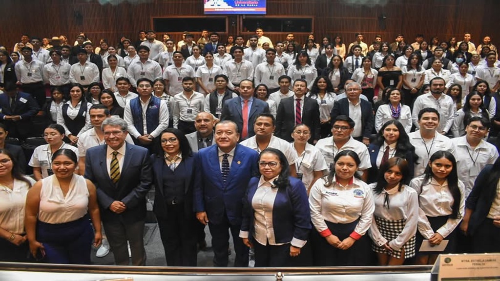 Universitarios y Javier Saldaña respaldan a Esthela Damián rumbo a la gubernatura de Guerrero
