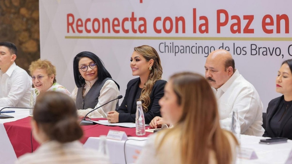 Analizan tema de seguridad en Guerrero Evelyn Salgado y Esthela Damián