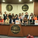 Reconocen a 30 capitalinos y organizaciones en artes, trabajo empresarial y labor en el extranjero