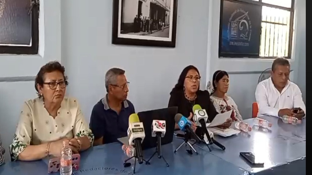 Exigen universitarios la renuncia del rector de la UAGro Javier Saldaña Almazán